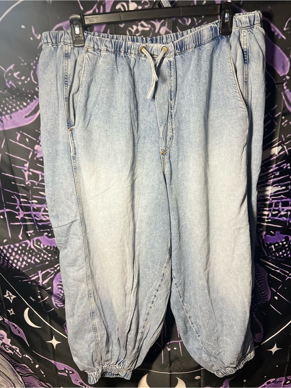 NWOT Pilcro for anthropology beachy high rise parachute jeans